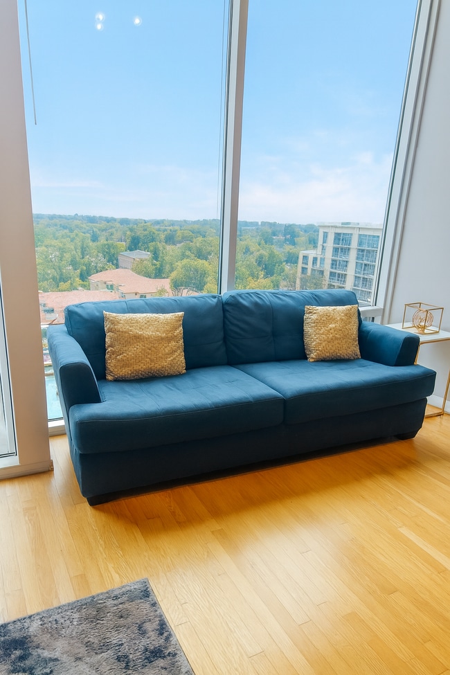 Building Photo - 943 Peachtree St NE