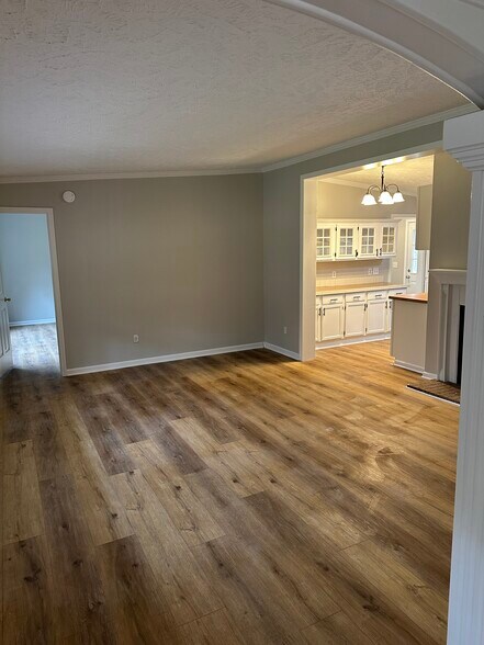 Building Photo - 105 Cherokee Trl