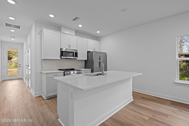 Building Photo - 221 Dartmouth Rd