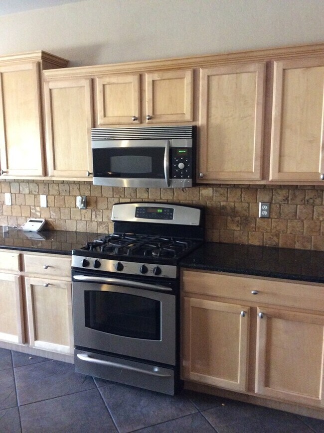 Building Photo - Great Eastside Home in Sierra Morado (Vail...