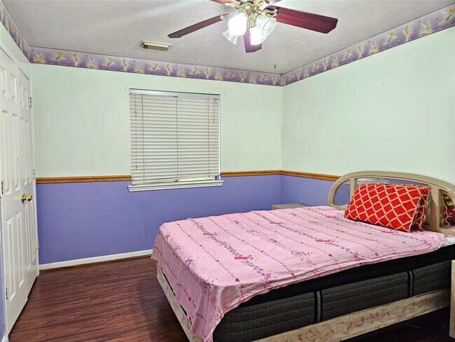 Building Photo - 8807 Vista Springs Dr
