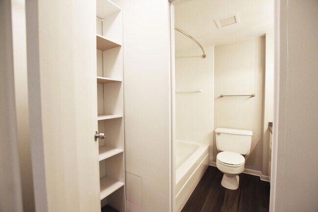 Building Photo - 555 E William St