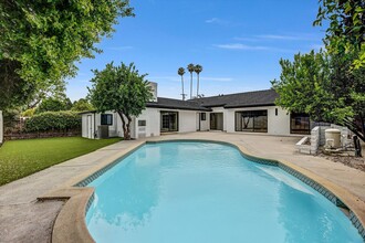 Building Photo - BEAUTIFULLY REMODELED, 5BD/4BA ENTERTAINER...