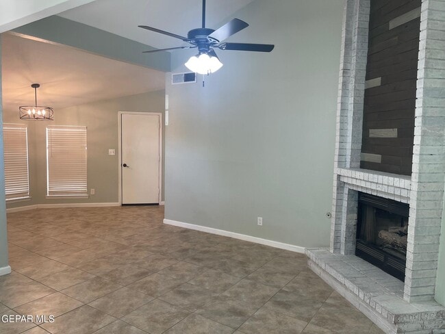 Building Photo - 1516 Greg Powers Dr