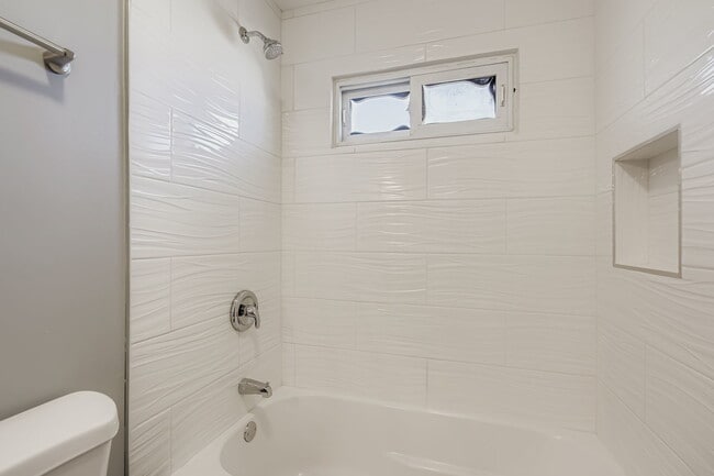 Building Photo - 5611 Allemong Dr