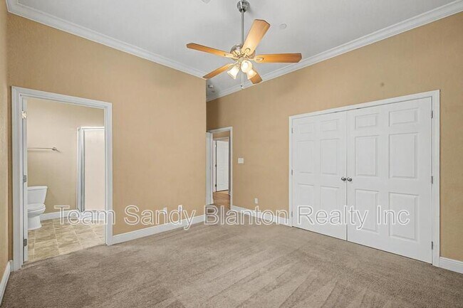 Building Photo - 542 S 72nd Ave
