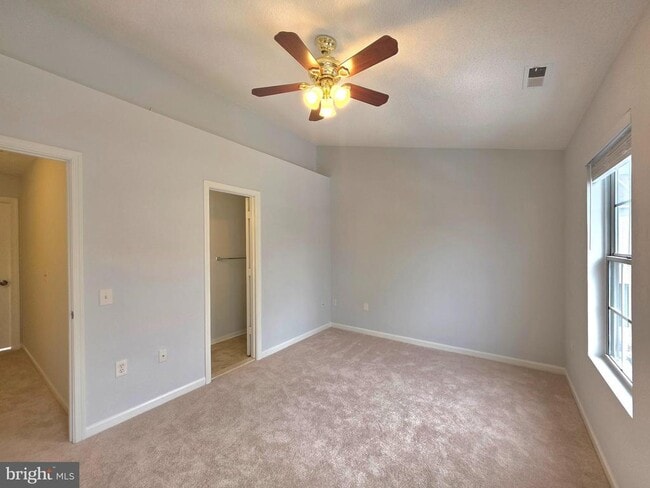 Building Photo - 6539 Old Carriage Ln