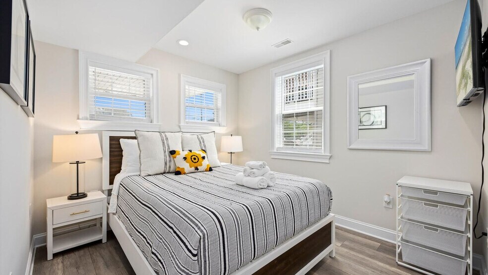 Building Photo - 54 Wesley Rd