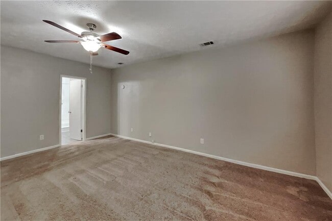 Building Photo - 4741 Nutmeg Way SW