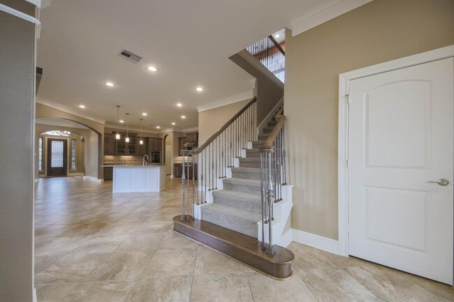 Building Photo - 24307 Mirandola Ln