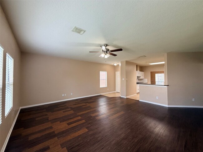 Building Photo - 15423 Fir Woods Ln