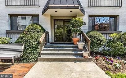 Building Photo - 3821 Davis Pl NW