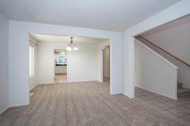 Building Photo - Very Nice 3 Bedroom Home - Cul de sac!