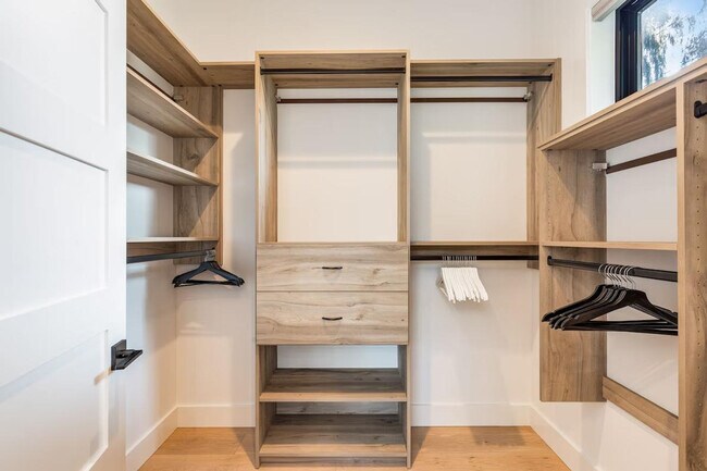 Building Photo - 115 110th Pl SE