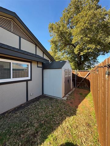 Building Photo - 3200 Dover Dr
