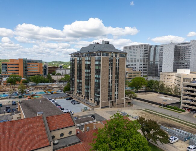 Building Photo - Rochester Towers