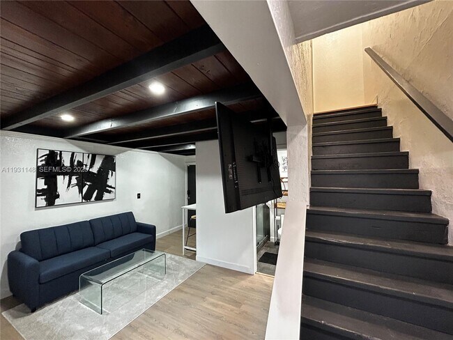 Building Photo - 2809 SW 8th St