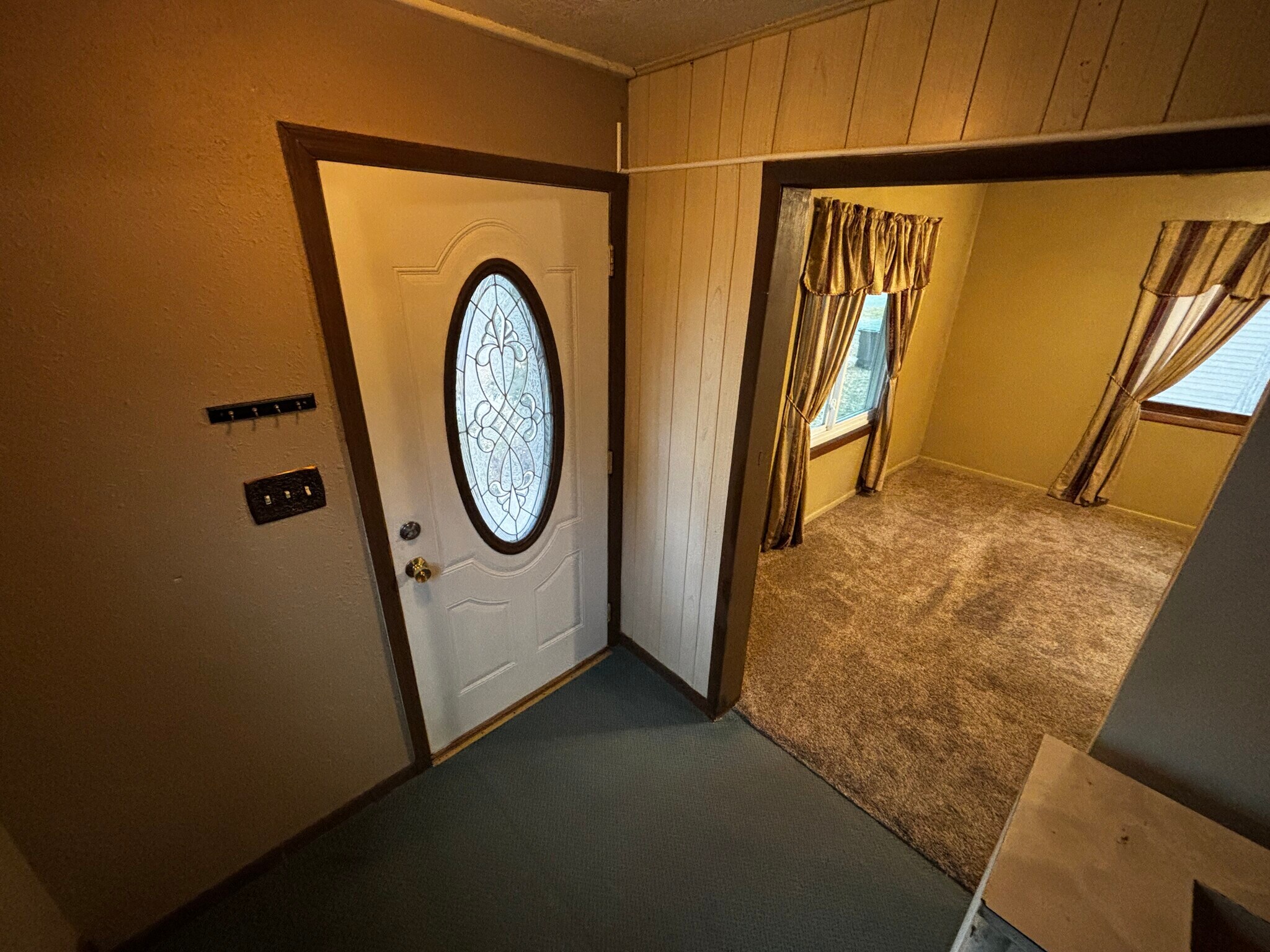 Front Door entry way - 829 W 5th Ave