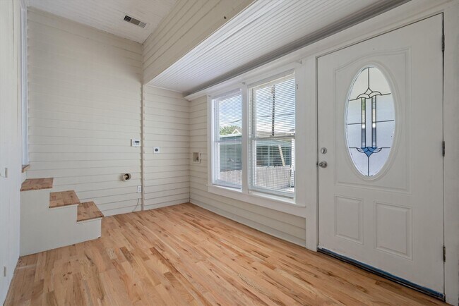 Building Photo - 1710 Avenue O