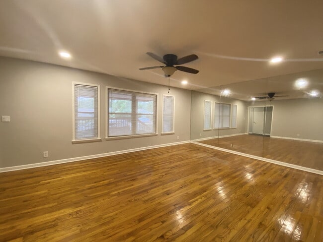 Building Photo - Single-family home on Hilton Head Island with NO HOA!