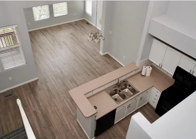 Building Photo - 3912 S Carson St