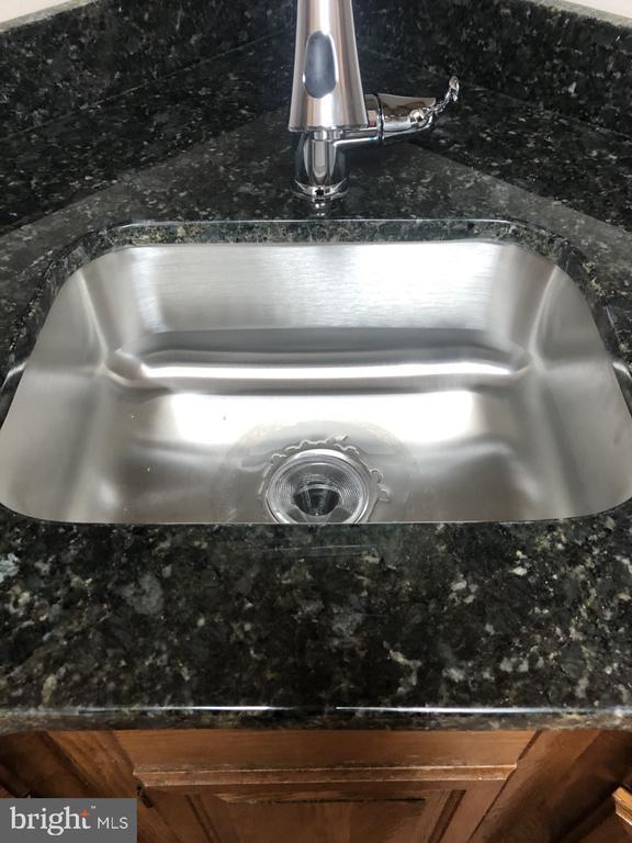 Building Photo - 1019 Ravens Crest Dr