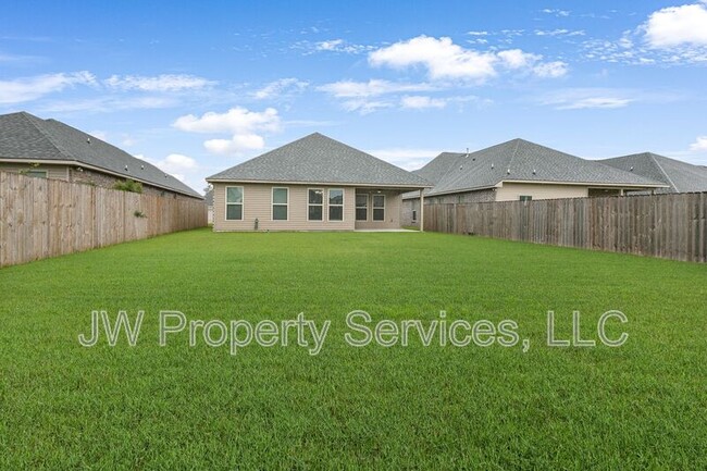 Building Photo - 612 Claiborne Trails Dr