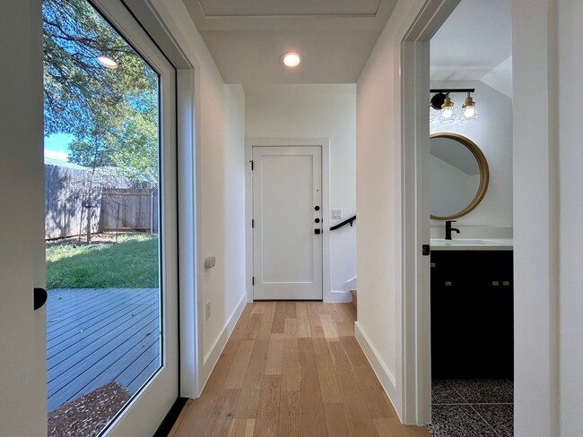 Building Photo - 4010 Clawson Rd