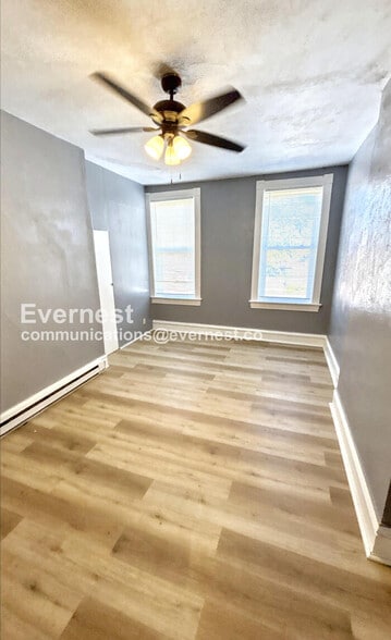 Building Photo - 3722 Fairview Ave