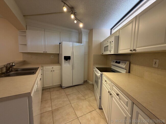 Building Photo - 8273 Severn Dr