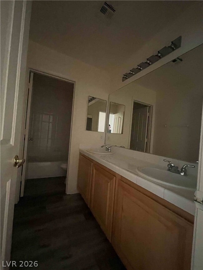 Building Photo - 861 Cavaison Ave