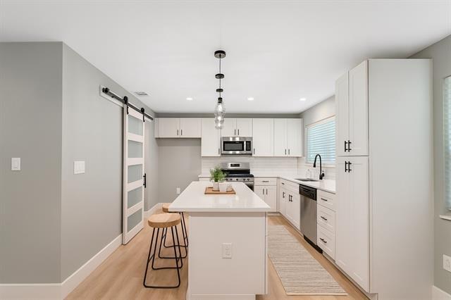 Primary Photo - 2123 Luau St