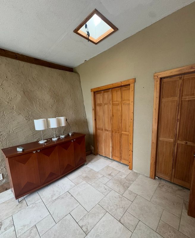 Building Photo - 20 Clearview Dr