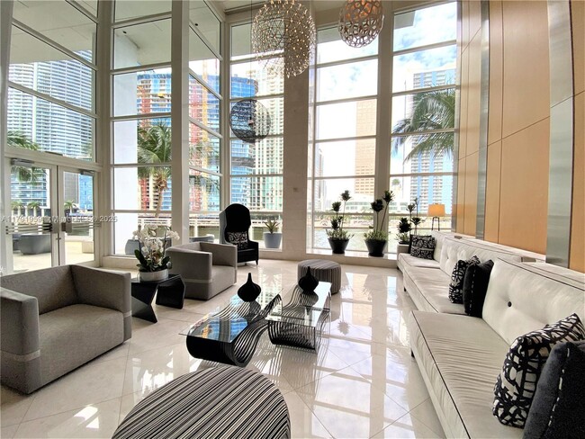 Building Photo - 901 Brickell Key Blvd