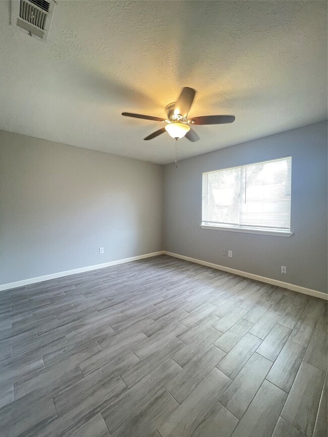 Building Photo - 7622 Bubbling Spring Ln