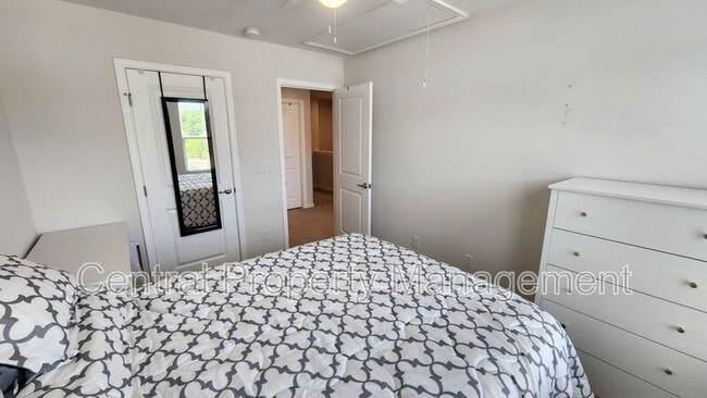 Building Photo - 322 Hunt Glenn Ct