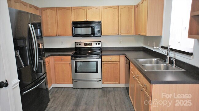 Building Photo - 2309 Ivy Run Dr