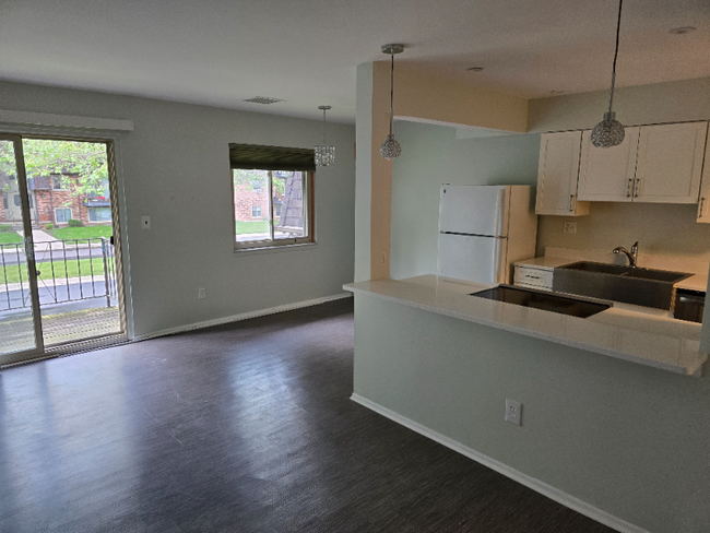Building Photo - 418 Riviera Dr