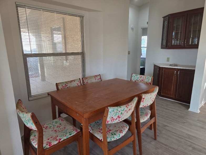 Building Photo - 1840 E Torrey Pines Ln