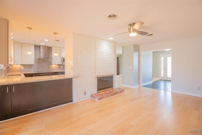 Building Photo - 507 Glenmeadow Dr