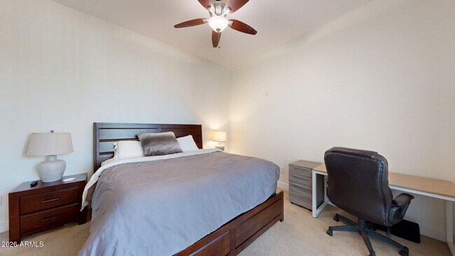 Building Photo - 945 E Playa Del Norte Dr