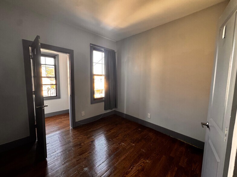 Building Photo - 137 Myrtle Ave