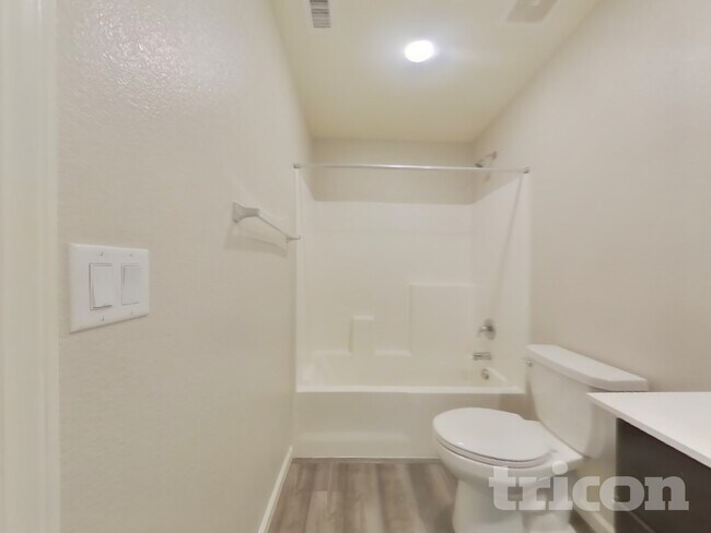 Building Photo - 904 Convair Ct