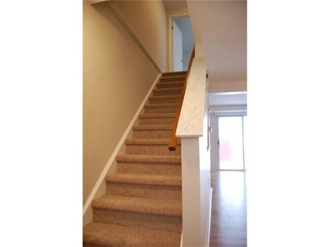 Building Photo - 119 Ligonier Ln