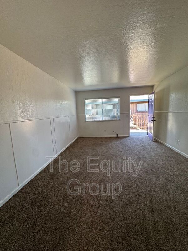 Building Photo - 810 S Court St