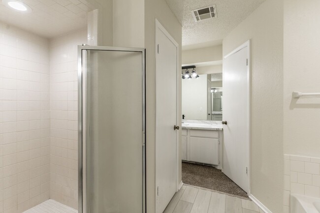 Building Photo - Rent to Own Home Available in Oklahoma City!