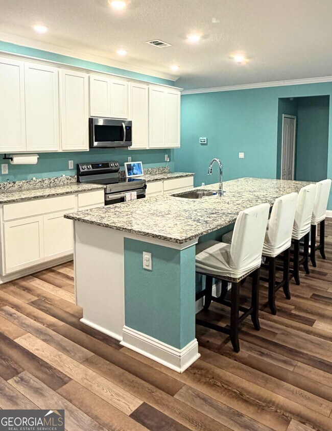 Building Photo - 208 Boatsman Way