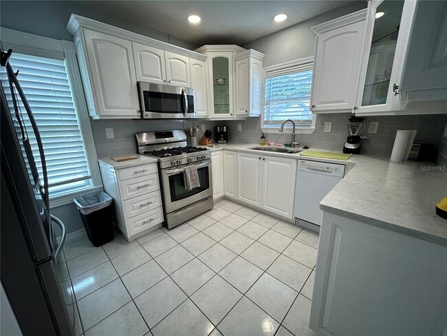 Building Photo - 701 29th Ave N