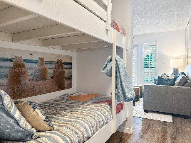 Building Photo - 3191 Scenic Hwy 98