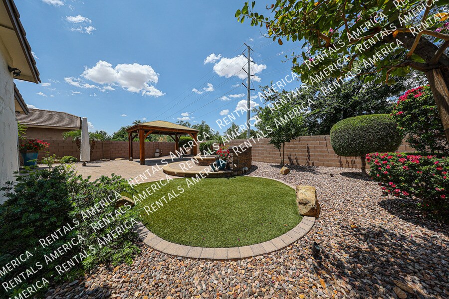 Building Photo - 20658 E Raven Dr